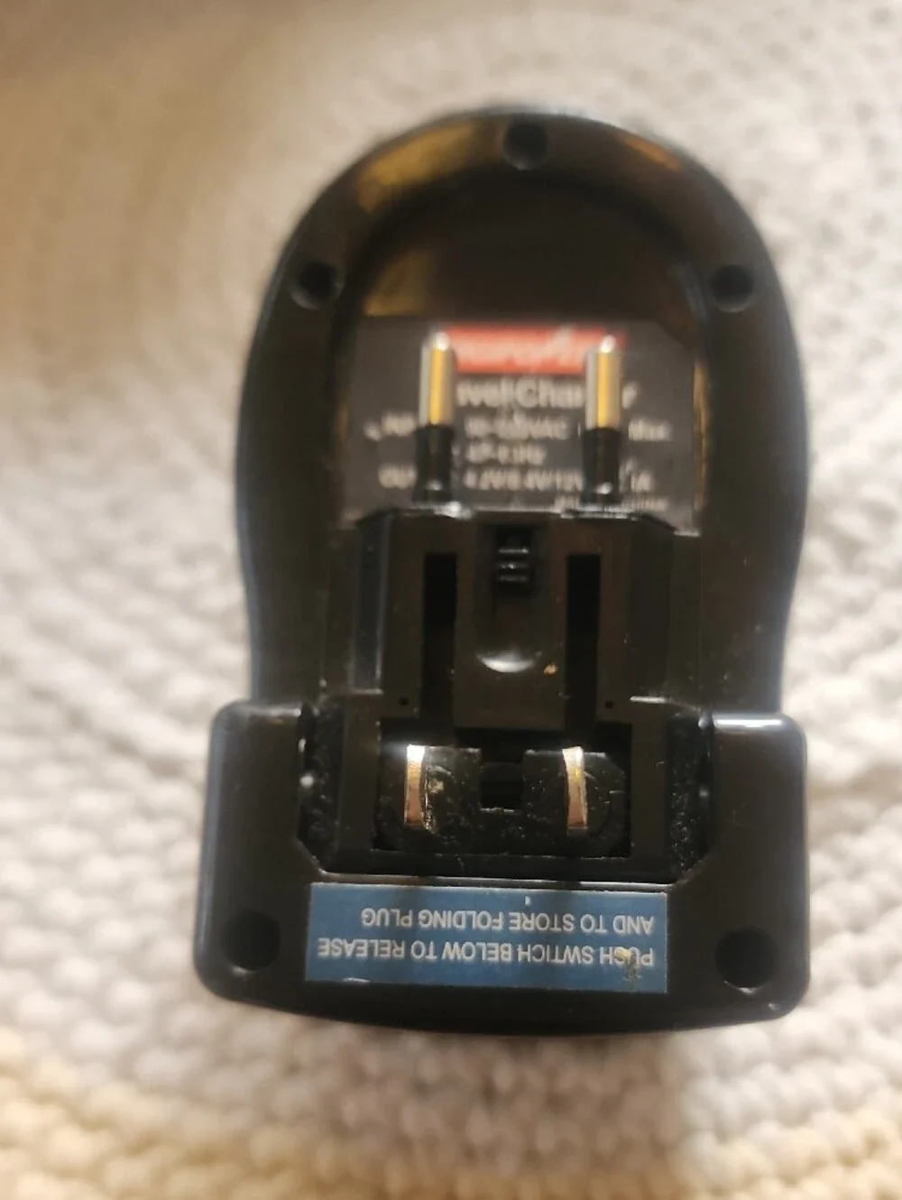 Universal Black Travel Adapter & Battery Charger for Canon Camera